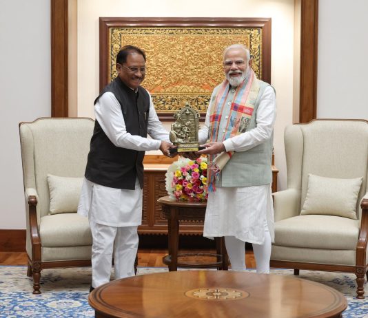 सीएम साय दिल्ली में मिले पीएम मोदी से…. नक्सल वाद पर हुई बात…. बस्तर के विकास के नए प्रोजेक्ट का शुभारंभ करने जल्द बस्तर आयेंगे पीएम…..