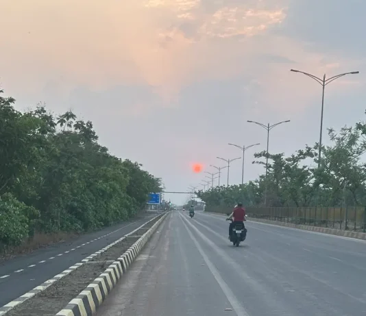 राज्य में नौ तपा कल से….25 मई से 2 जून तक पड़ने वाली है भीषण गर्मी…. दोपहर 11 से 5 बजे तक अगर जरूरत न हो तो घर से बाहर ना निकलें…. हाइड्रेट रहें….. पानी, ओआरएस, इलेक्ट्रॉल, नींबू पानी पीते रहें…..
