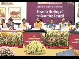 अब सरकार का फोकस बस्तर पर…. बस्तर में डेयरी मॉडल कर रहे लागू…..हर घर में गाय, भैंस और दुधारू पशुओं से दूध उत्पादन का टारगेट….अभी मासिक प्रति व्यक्ति आय 15 हजार….30 हजार करने का लक्ष्य….. खेती किसानी पर भी फोकस…..नीति आयोग की बैठक में सीएम साय ने बस्तर मॉडल का दिया प्रेजेंटेशन…..