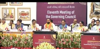 अब सरकार का फोकस बस्तर पर…. बस्तर में डेयरी मॉडल कर रहे लागू…..हर घर में गाय, भैंस और दुधारू पशुओं से दूध उत्पादन का टारगेट….अभी मासिक प्रति व्यक्ति आय 15 हजार….30 हजार करने का लक्ष्य….. खेती किसानी पर भी फोकस…..नीति आयोग की बैठक में सीएम साय ने बस्तर मॉडल का दिया प्रेजेंटेशन…..