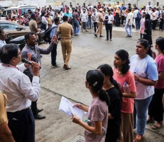 NEET एग्जाम में एक बार फिर फर्जीवाड़ा…. बिहार से 40 लोग गिरफ्तार….. वास्तविक परीक्षार्थी की जगह 9 फर्जी छात्रों ने दिया पेपर….. बायो मीट्रिक सिस्टम में सेंध लगाकर किया पूरा फर्जीवाड़ा…..