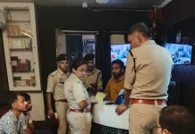 साइंस कॉलेज, यूनिवर्सिटी के आसपास चल रहे स्पा सेंटरों पर पुलिस का छापा…… रेगुलर कस्टमर की लिस्ट मांगी पुलिस ने…… सारे दस्तावेज खंगाल रही पुलिस….. अवैध कारोबार पर भी नजर….