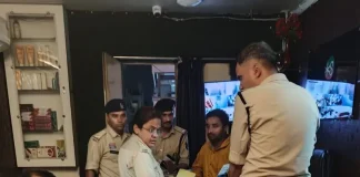 साइंस कॉलेज, यूनिवर्सिटी के आसपास चल रहे स्पा सेंटरों पर पुलिस का छापा…… रेगुलर कस्टमर की लिस्ट मांगी पुलिस ने…… सारे दस्तावेज खंगाल रही पुलिस….. अवैध कारोबार पर भी नजर….