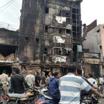 ऑक्टोपस बार में देर रात लगी भीषण आग…. पूरा बार जलकर हुआ खाक….. अगल बगल की दुकानें भी आग की चपेट में……