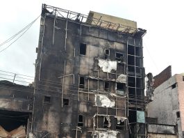 ऑक्टोपस बार में देर रात लगी भीषण आग…. पूरा बार जलकर हुआ खाक….. अगल बगल की दुकानें भी आग की चपेट में……