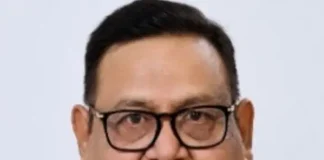 तीन साल से फरार चल रहे कांग्रेस नेता रामगोपाल अग्रवाल ने EOW दफ़्तर में किया सरेंडर…..eow ne तुरन्त लिया हिरासत में…..दो दिन से बेटे वैभव अग्रवाल से eow के अफसर कर रहे थे पूछताछ…. कोल लेवी घोटाले में लिया गया है हिरासत में……