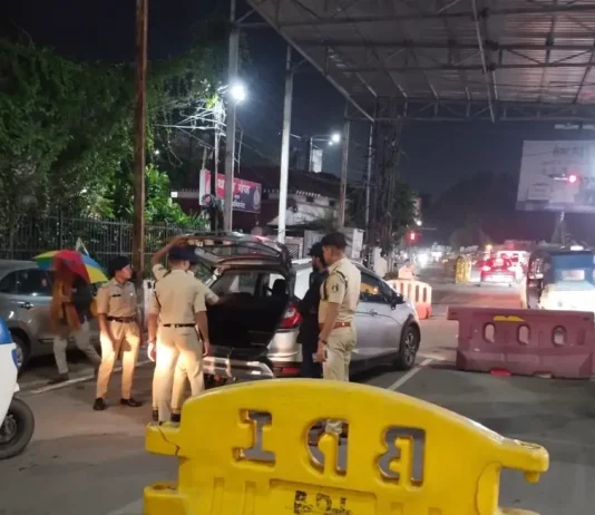रायपुर के चौक चौराहों पर आज रात 8 बजे से देर रात तक नाकेबंदी…..43 जगह चेक पोस्ट लगाए गए…… ड्रिंक एंड ड्राइव करने वालों की आज खैर नहीं……अंदर देखें कहां कहां होगी चेकिंग……
