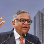 टाटा संस के चेयरमैन एन चंद्रशेखर ने दिया इस्तीफा….. टाटा परिवार के बाहर के पहले व्यक्ति जो बने थे चेयरमैन….. नोएल टाटा से मतभेद बताई जा रही वजह….. इस्तीफे के बाद टाटा समूह के शेयरों में आई गिरावट ……