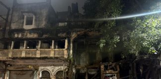 सदर बाजार में राज राधिका ज्वेलर्स के ठीक सामने की बिल्डिंग गिरी….. पूरे सदर बाजार में हड़कंप…… इमारत जर्जर और खाली पड़ी थी इसलिए किसी तरह का जानमाल का नुकसान नहीं……