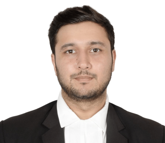 उपभोक्ता आयोग का बड़ा फैसला मॉल और कमर्शियल कॉम्प्लेक्स किसी भी तरह का पार्किंग शुल्क नहीं ले सकते….. अंबुजा मॉल प्रबंधन ने उपभोक्ता फोरम के आदेश को दी थी चुनौती आयोग ने फोरम के फैसले को बरकरार रखा….. भाजपा नेता अंजय शुक्ला के सुपुत्र हाई कोर्ट लॉयर अंजिनेश अंजय शुक्ला ने खुद का लड़ा है ये केस…. अंजिनेश ने कहा यह आदेश राज्य के लाखों लोगों के लिए राहत का सबब….. माइलस्टोन ऑर्डर…….