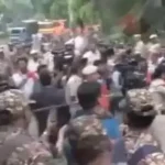 दिल्ली का VIP इलाका पूरी तरह से फोर्स के कब्जे में…..45 से अधिक मेट्रो स्टेशन बंद….. कॉकरोच पार्टी के 500 से अधिक नेता व कार्यकर्ता हिरासत में….. ज्ञानेश कुमार के खिलाफ लगातार बड़े प्रदर्शन…..